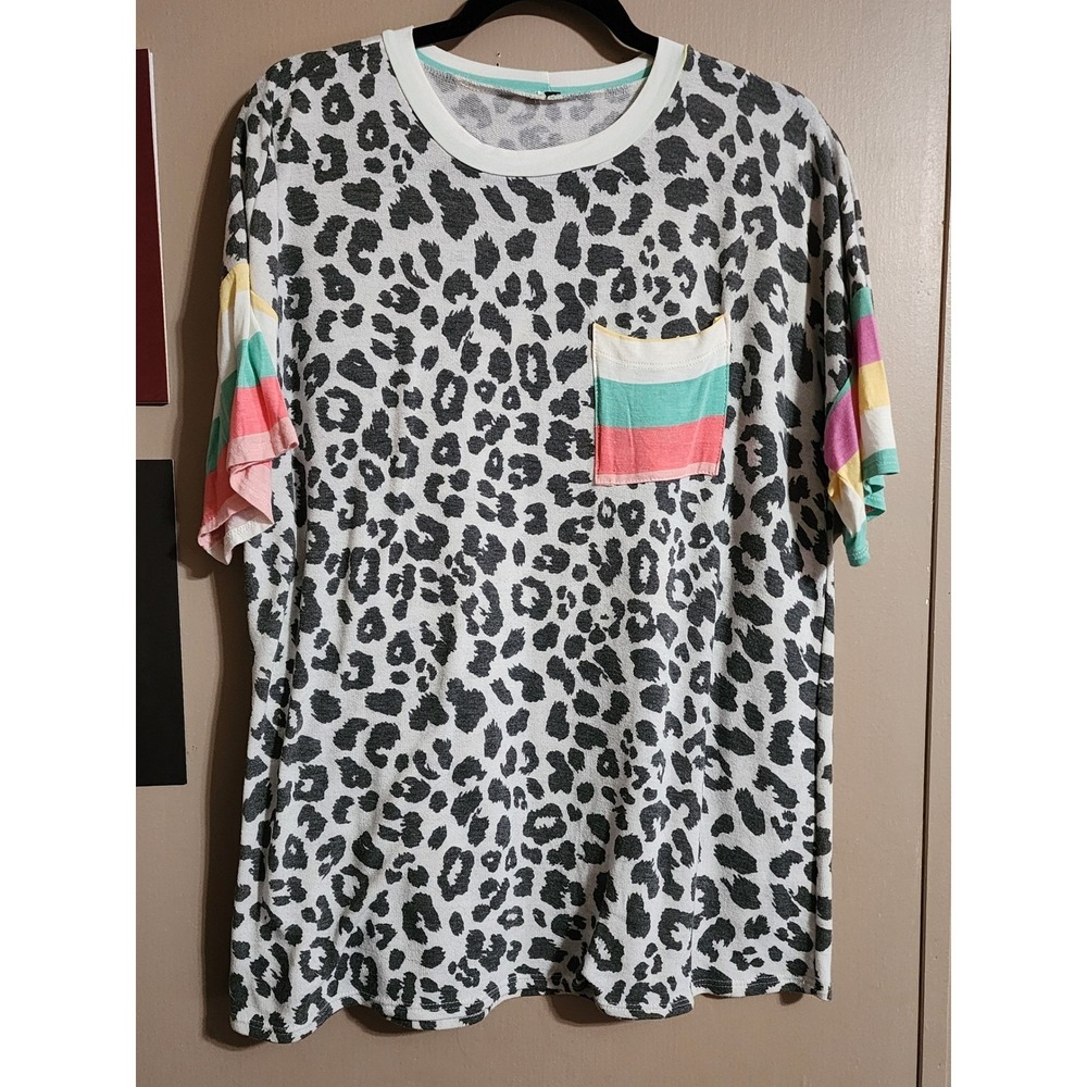 Unbranded Leopard Print Tee Rainbow Stripe Sleeve Size XL Grey White Rainbow